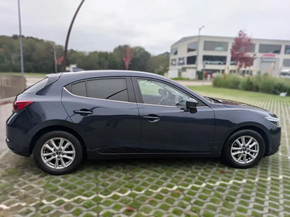 MAZDA mazda3