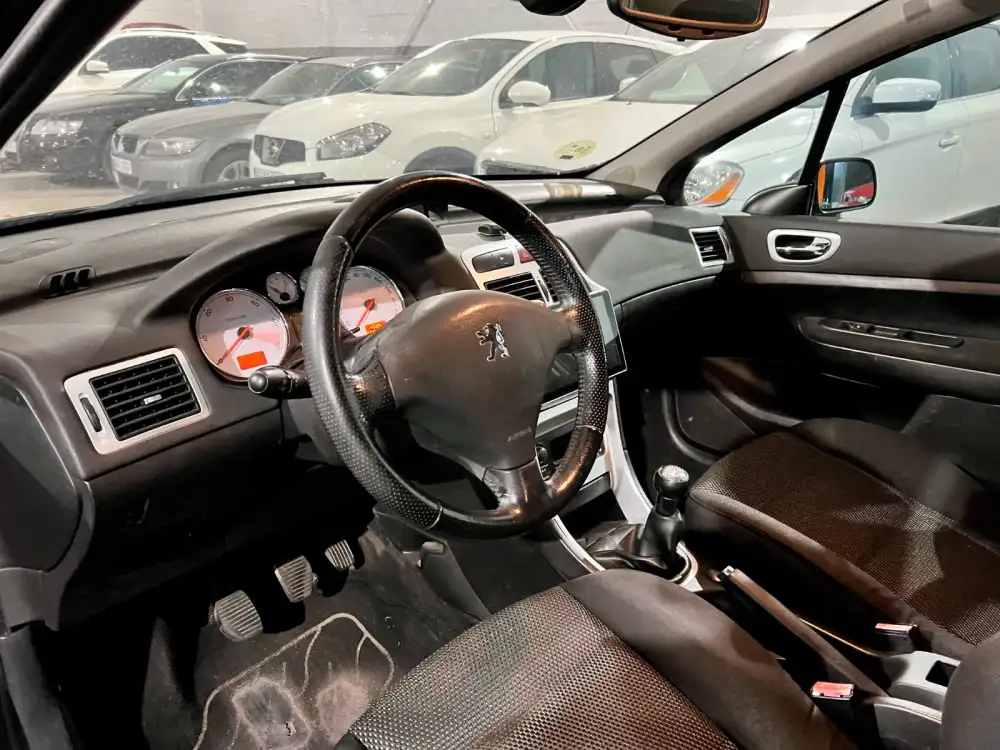 PEUGEOT 307