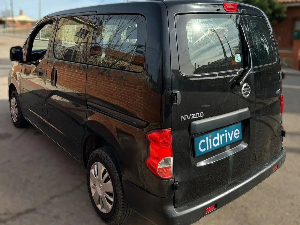 NISSAN nv200