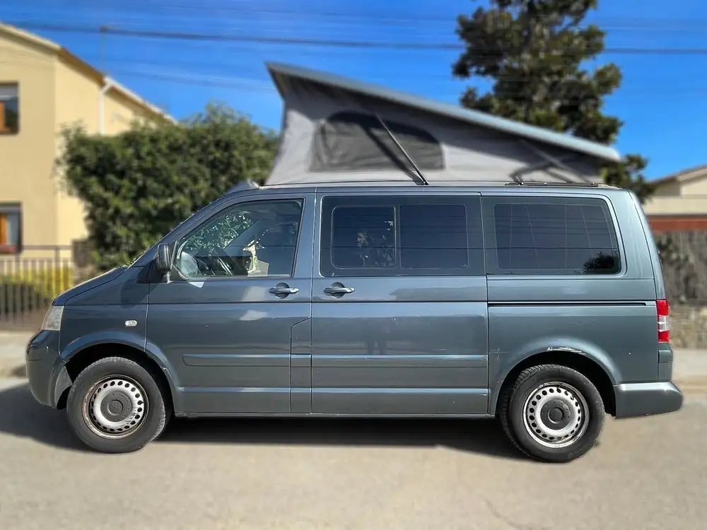 VOLKSWAGEN multivan