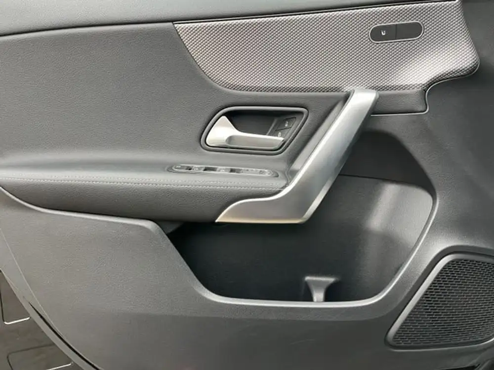 MERCEDES clase a - Foto 13 | Clidrive