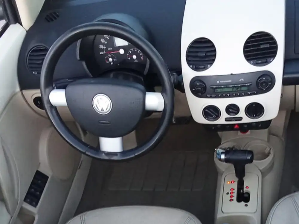 VOLKSWAGEN new beetle