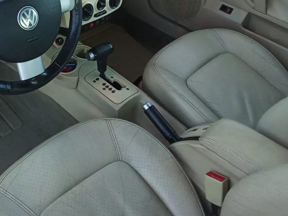 VOLKSWAGEN new beetle