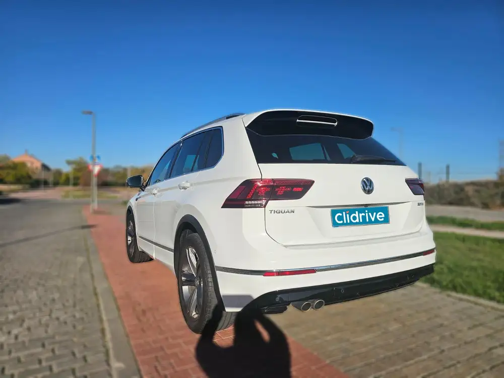 VOLKSWAGEN tiguan