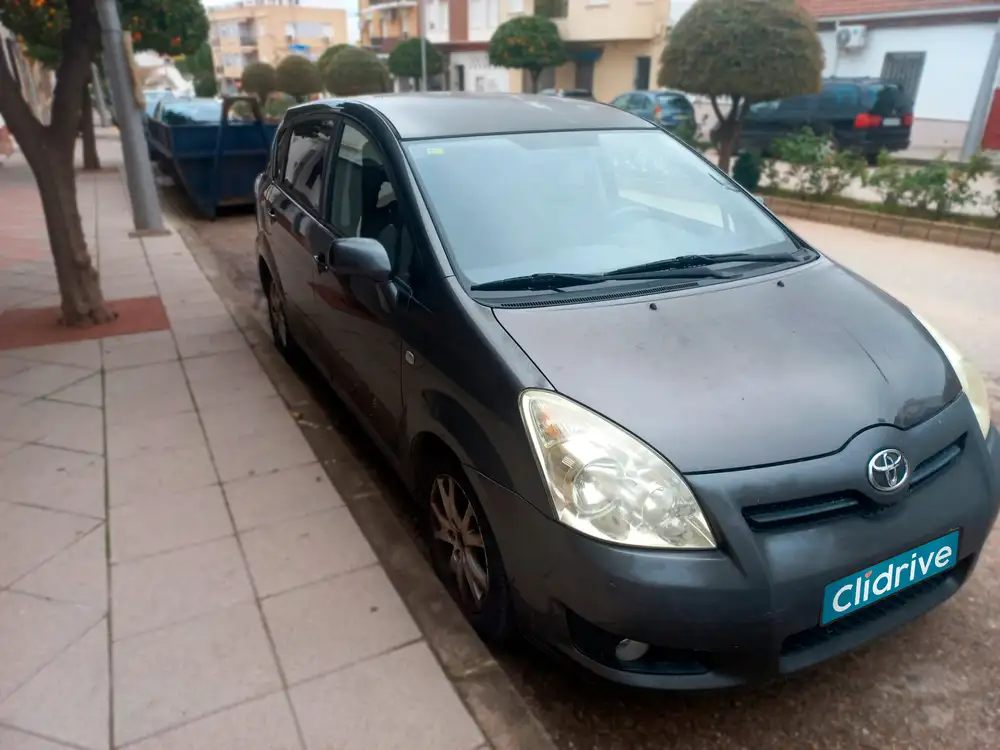 TOYOTA corolla verso