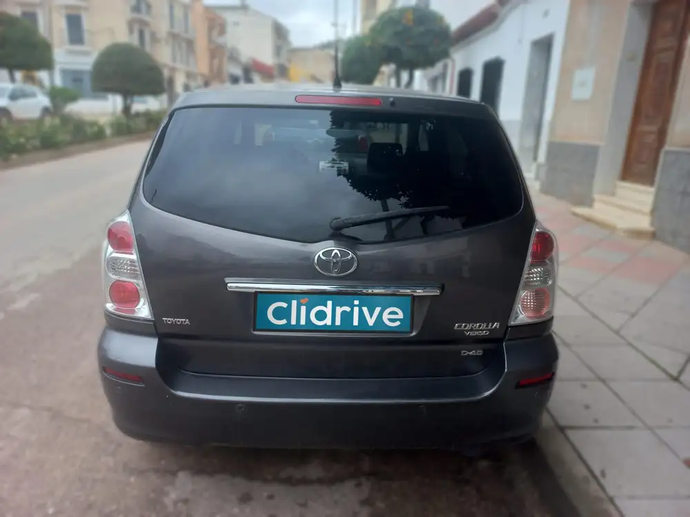 TOYOTA corolla verso