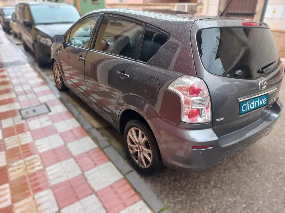 TOYOTA corolla verso