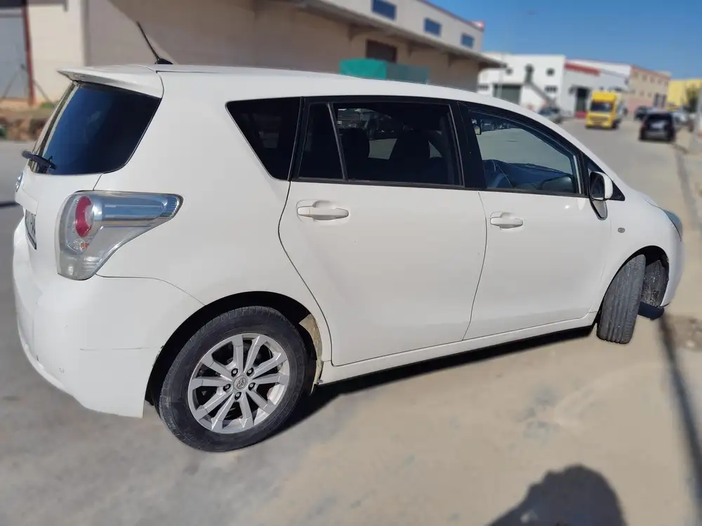 TOYOTA verso