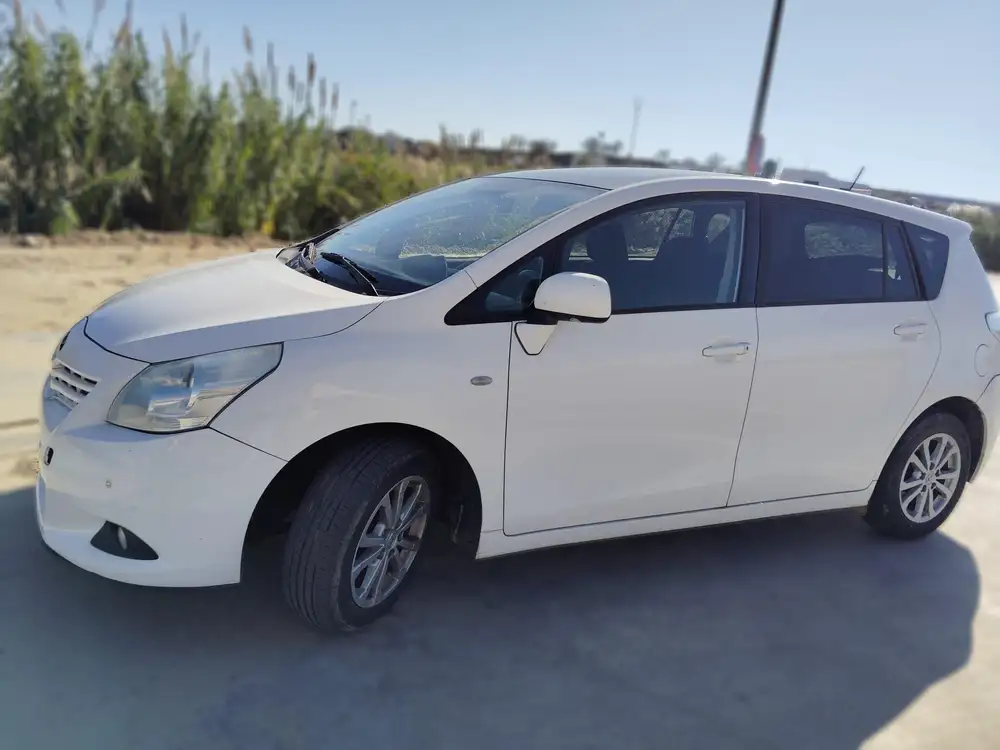 TOYOTA verso