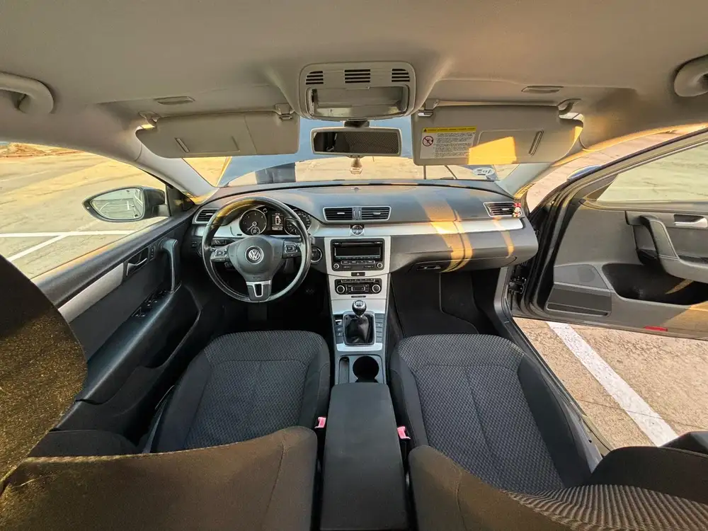 VOLKSWAGEN passat