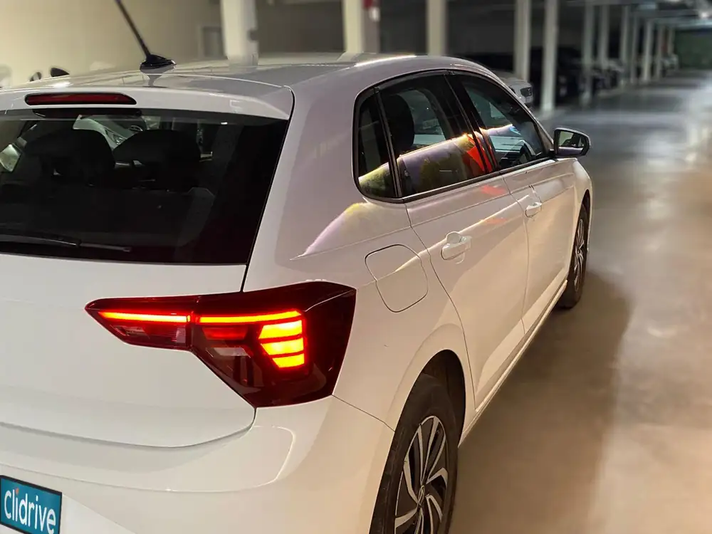 VOLKSWAGEN polo
