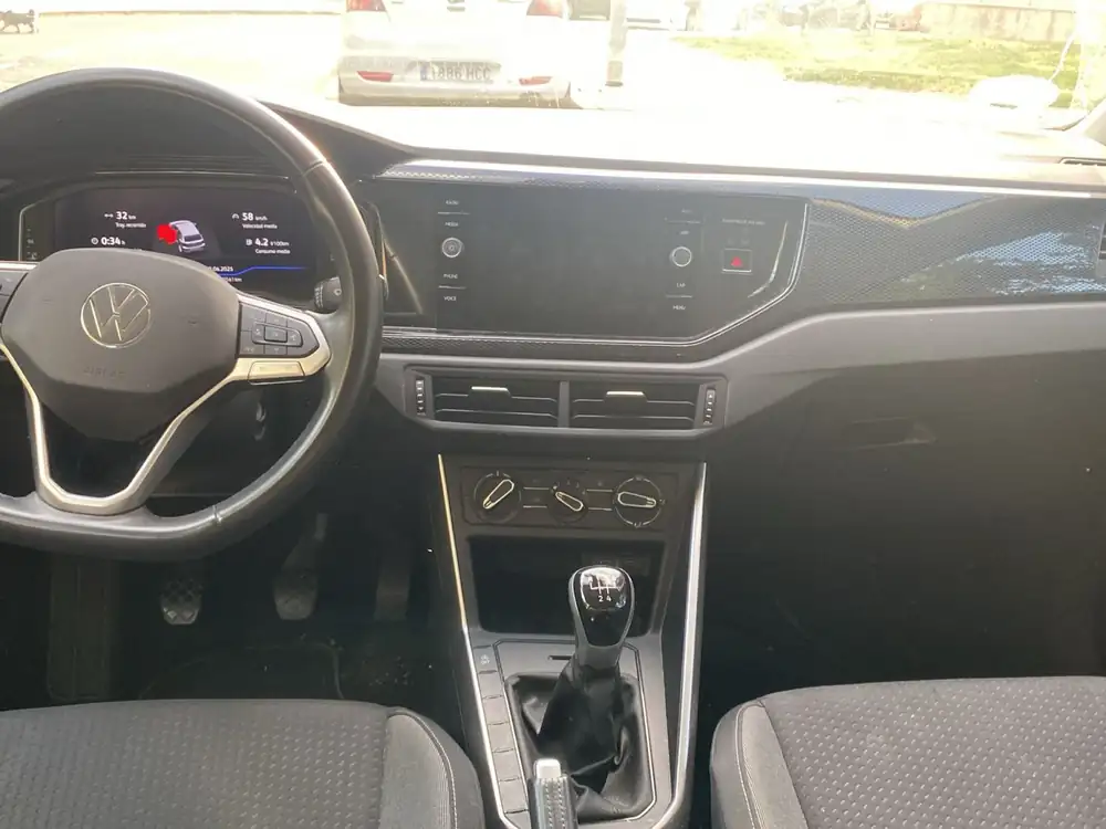 VOLKSWAGEN polo