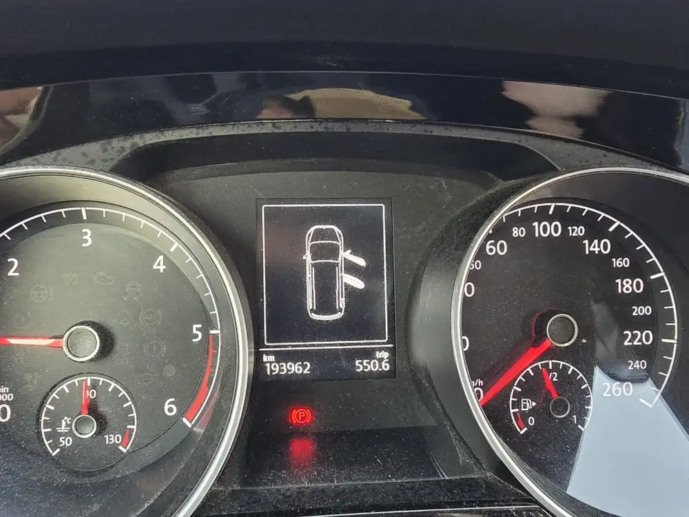 VOLKSWAGEN touran