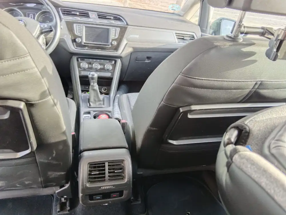 VOLKSWAGEN touran