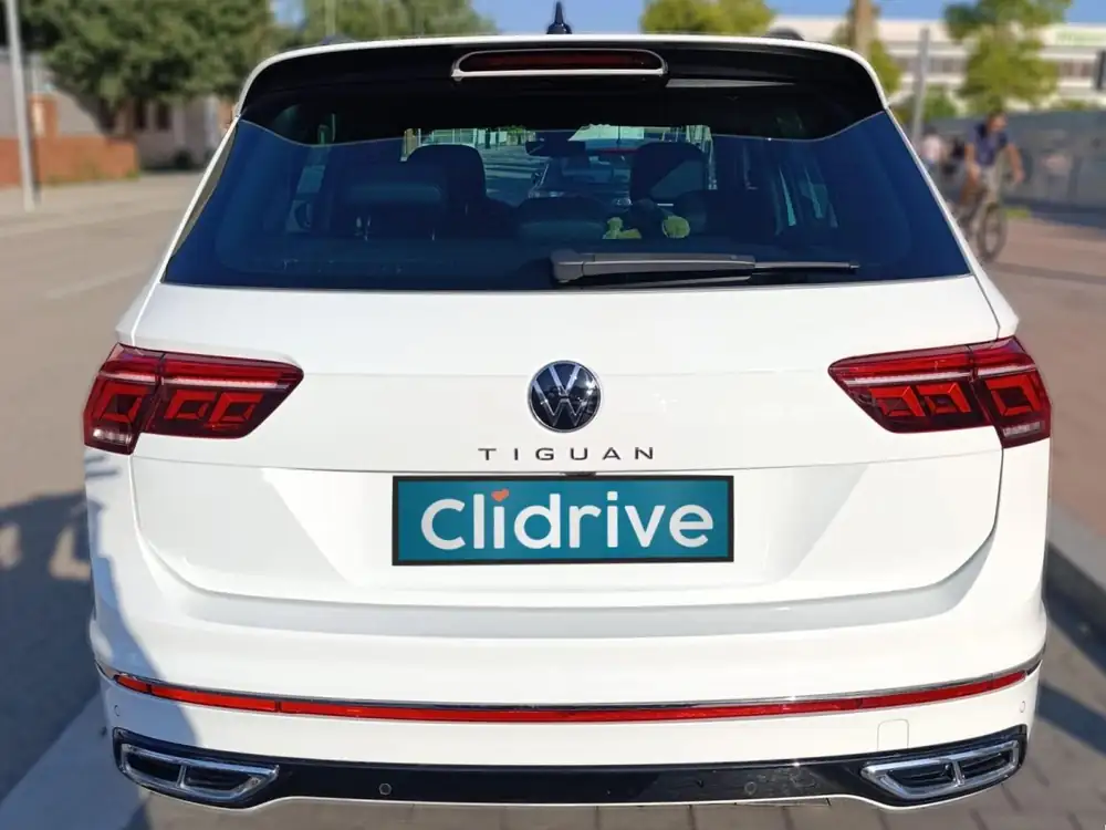 VOLKSWAGEN tiguan
