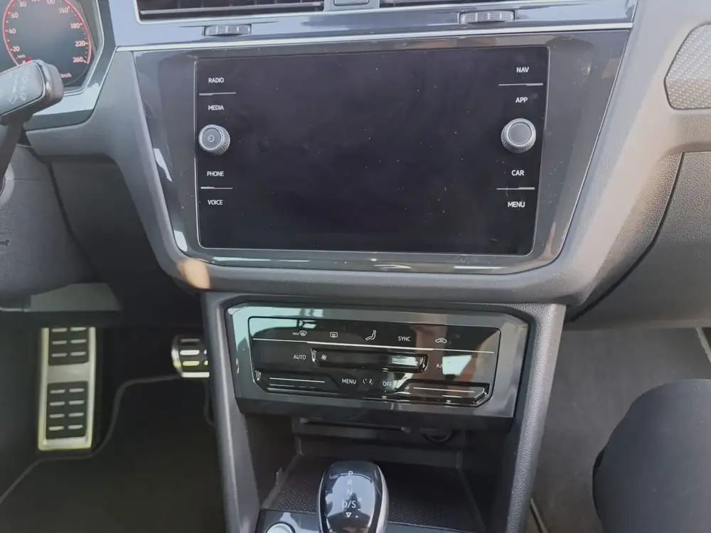 VOLKSWAGEN tiguan