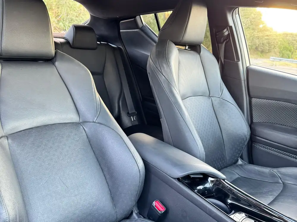 TOYOTA c-hr