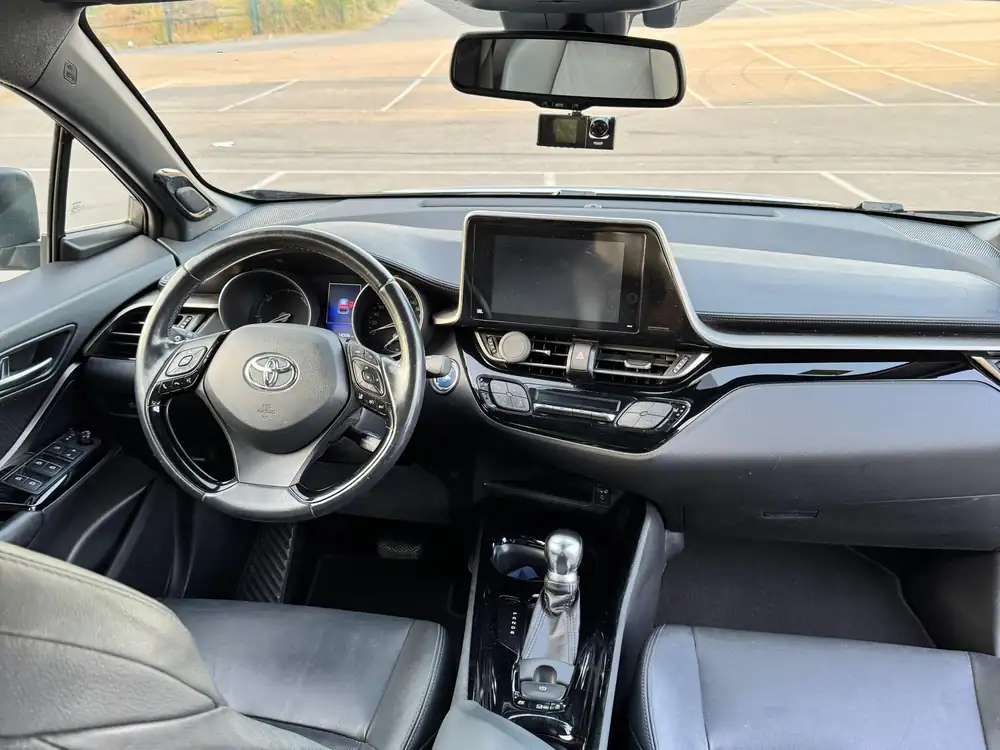 TOYOTA c-hr
