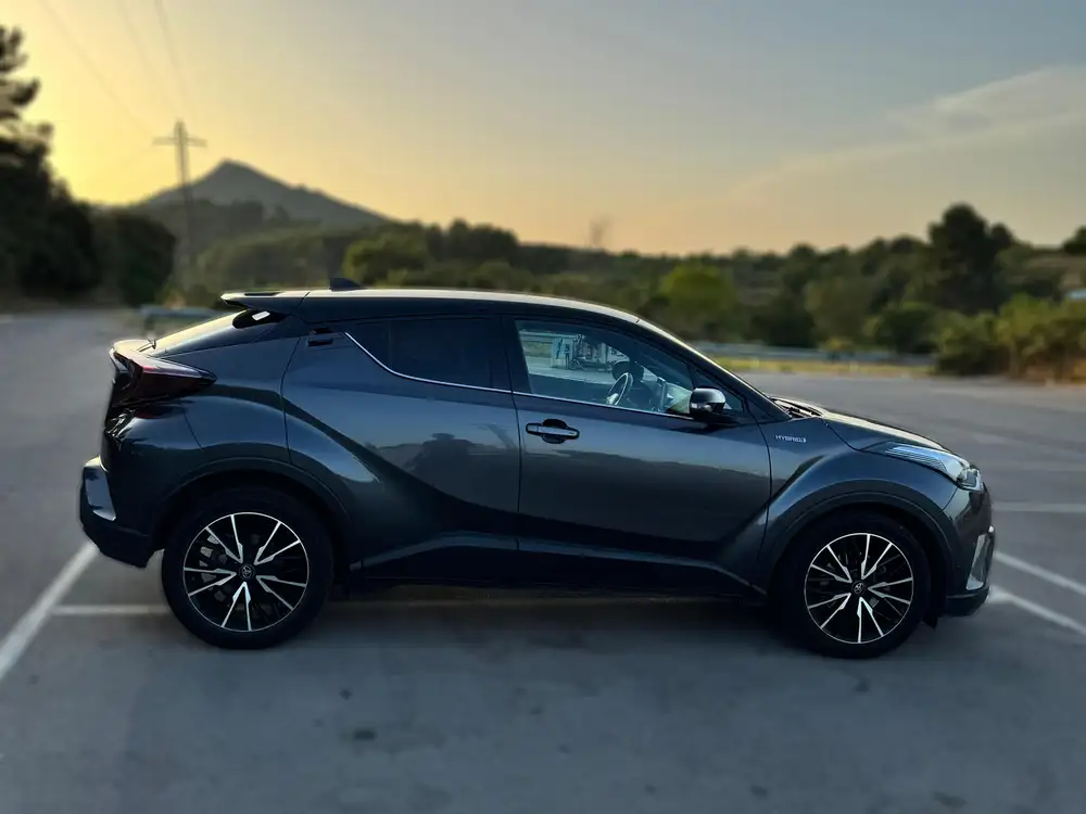 TOYOTA c-hr