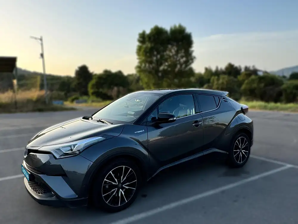 TOYOTA c-hr