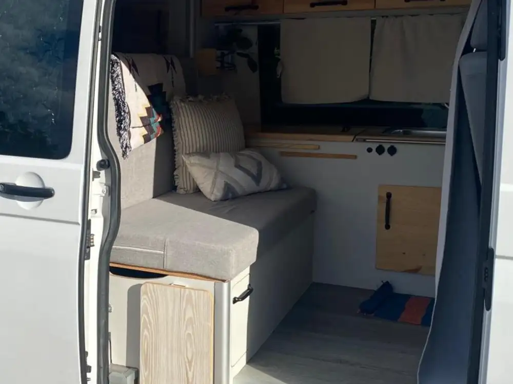 VOLKSWAGEN transporter