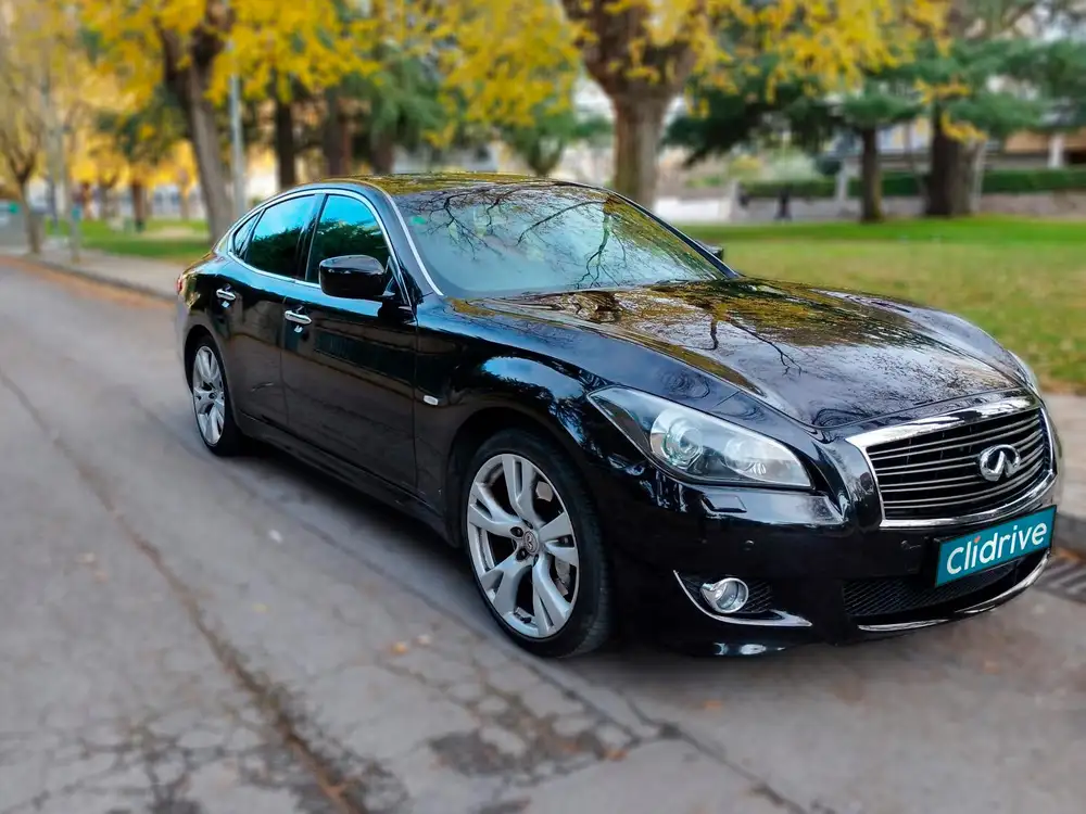 INFINITI m