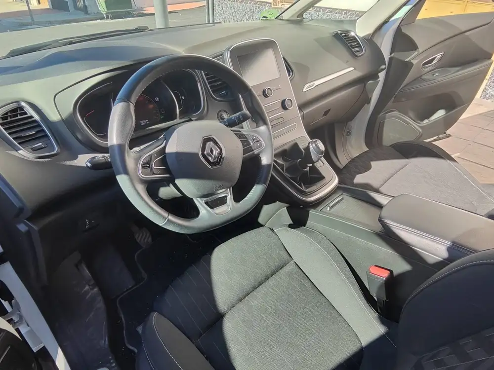 RENAULT scenic
