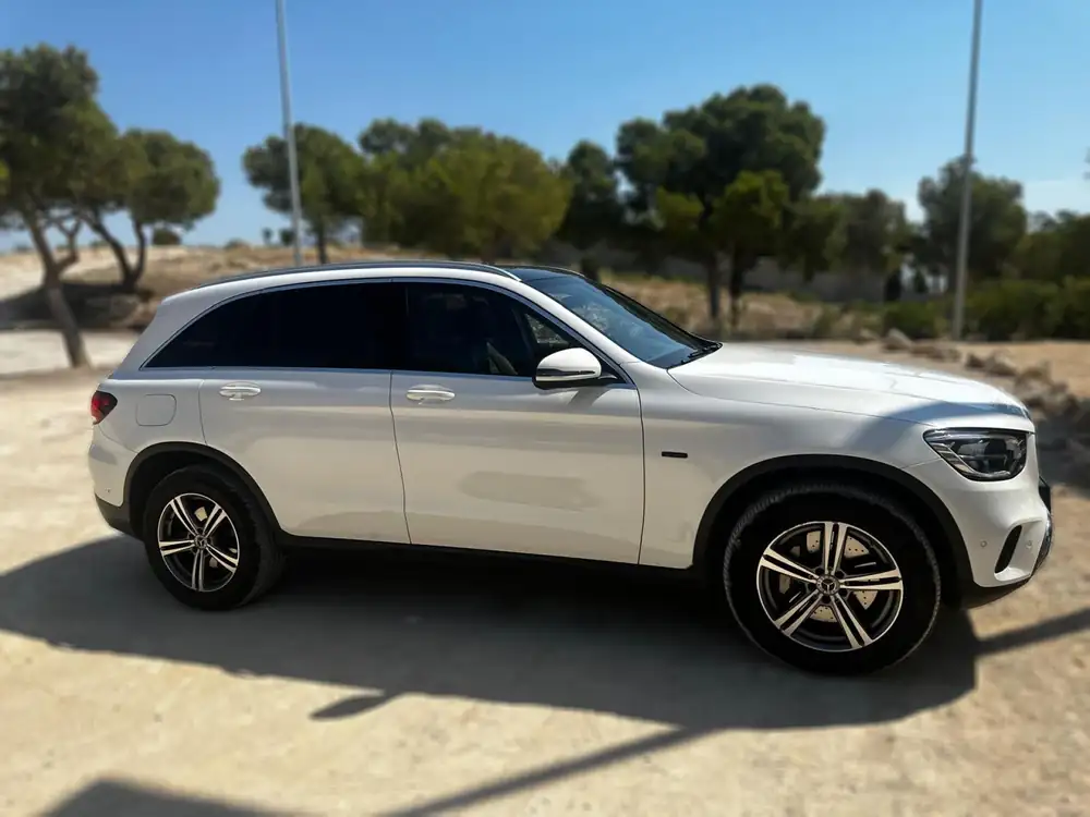 MERCEDES glc