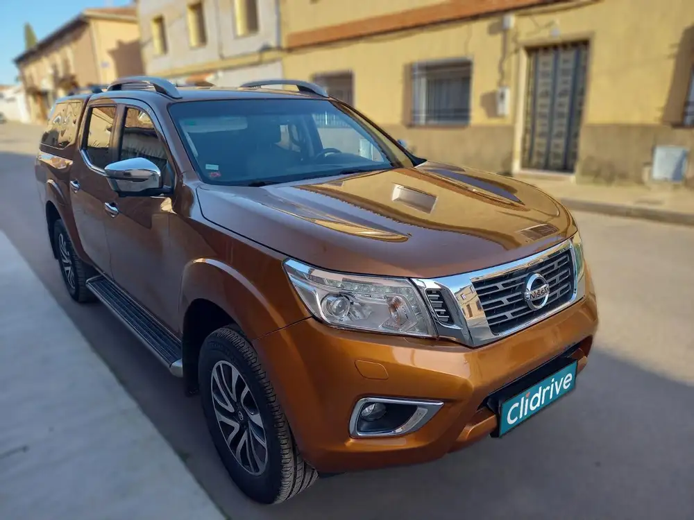 NISSAN navara