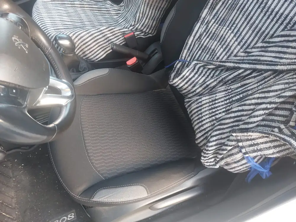 PEUGEOT 208 - Foto 10 | Clidrive