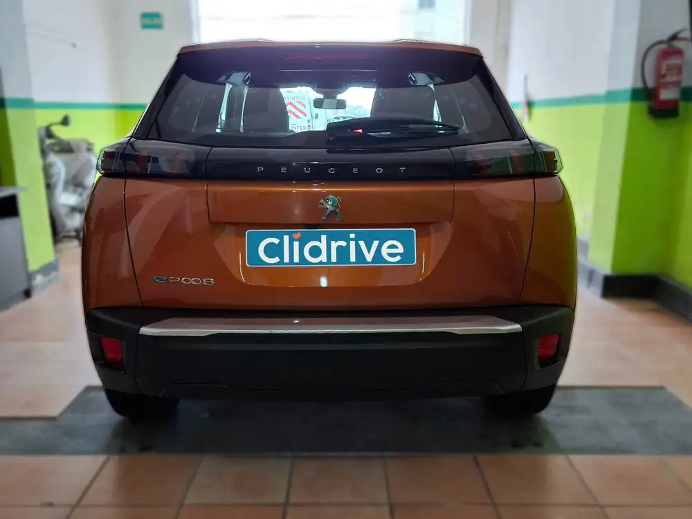 PEUGEOT e-2008