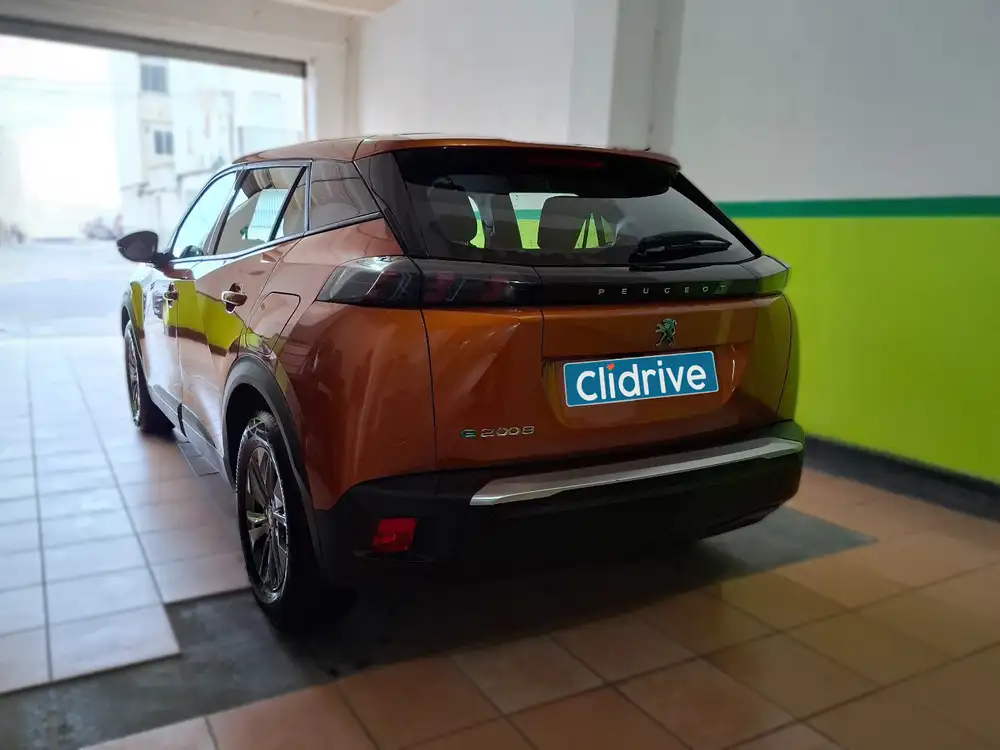 PEUGEOT e-2008