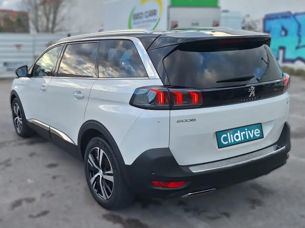 PEUGEOT 5008