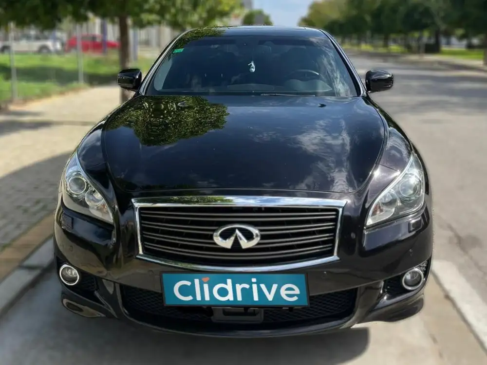 INFINITI m