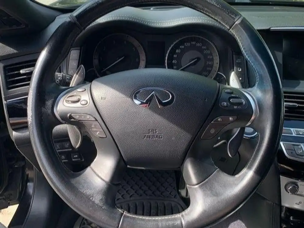 INFINITI m