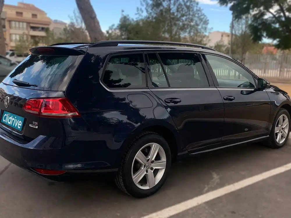 VOLKSWAGEN golf