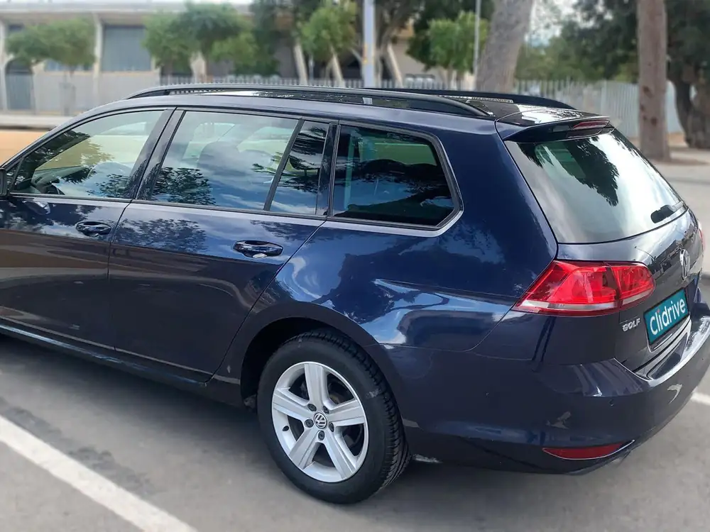 VOLKSWAGEN golf