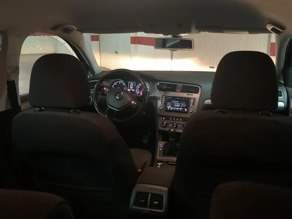 VOLKSWAGEN golf