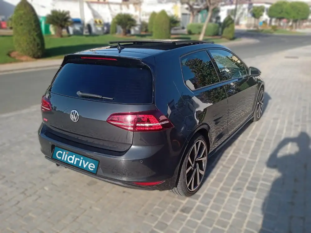 VOLKSWAGEN golf