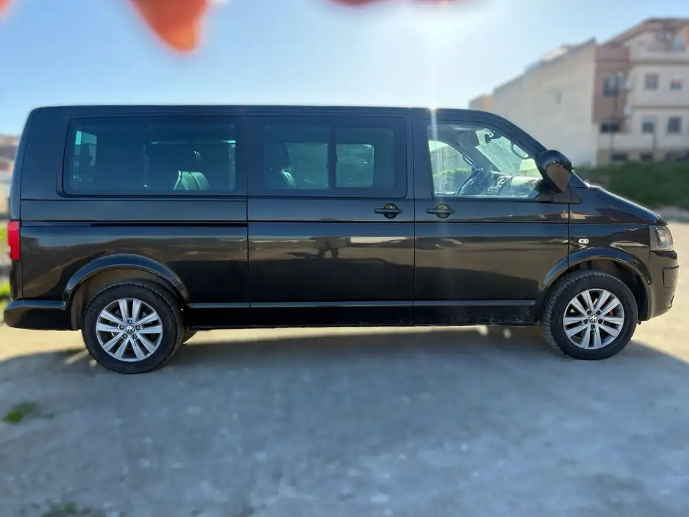 VOLKSWAGEN caravelle