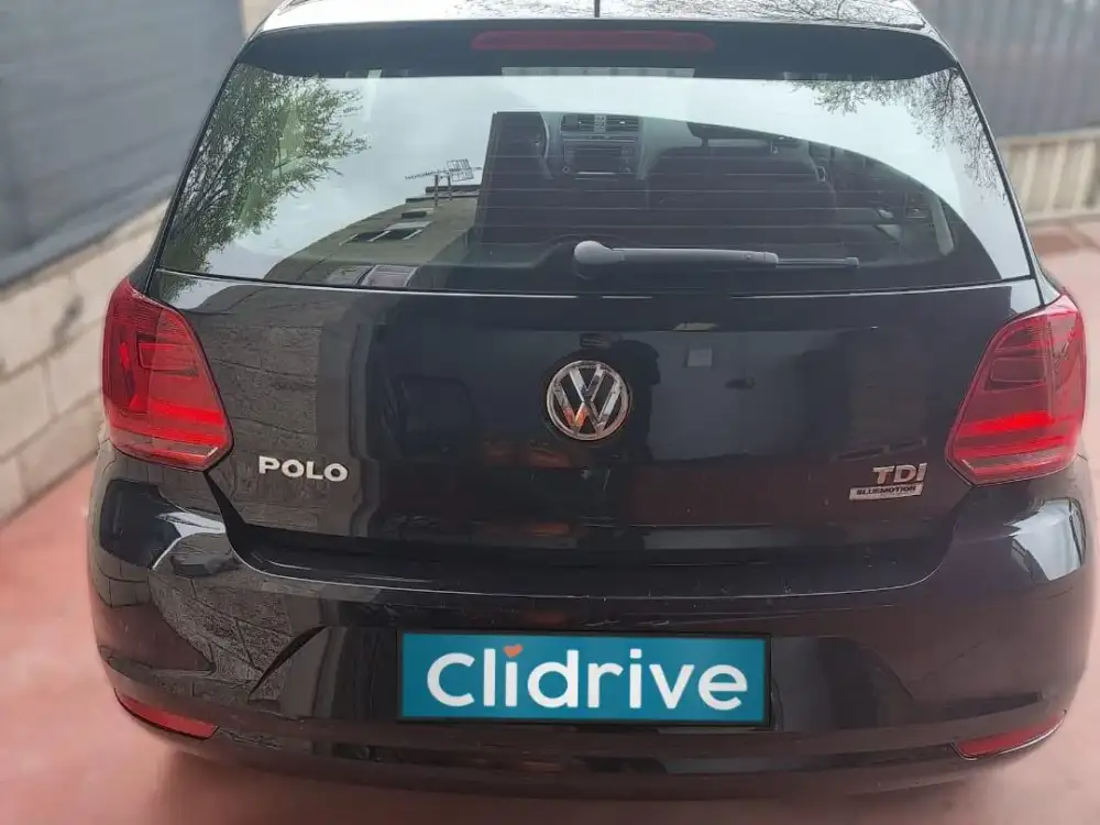 VOLKSWAGEN polo