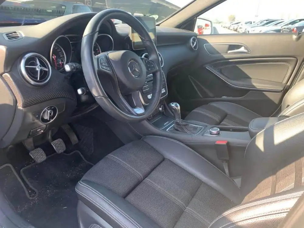 MERCEDES clase a - Foto 5 | Clidrive