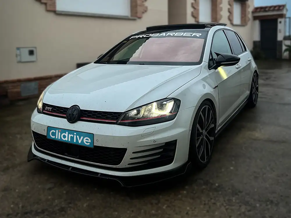 VOLKSWAGEN golf
