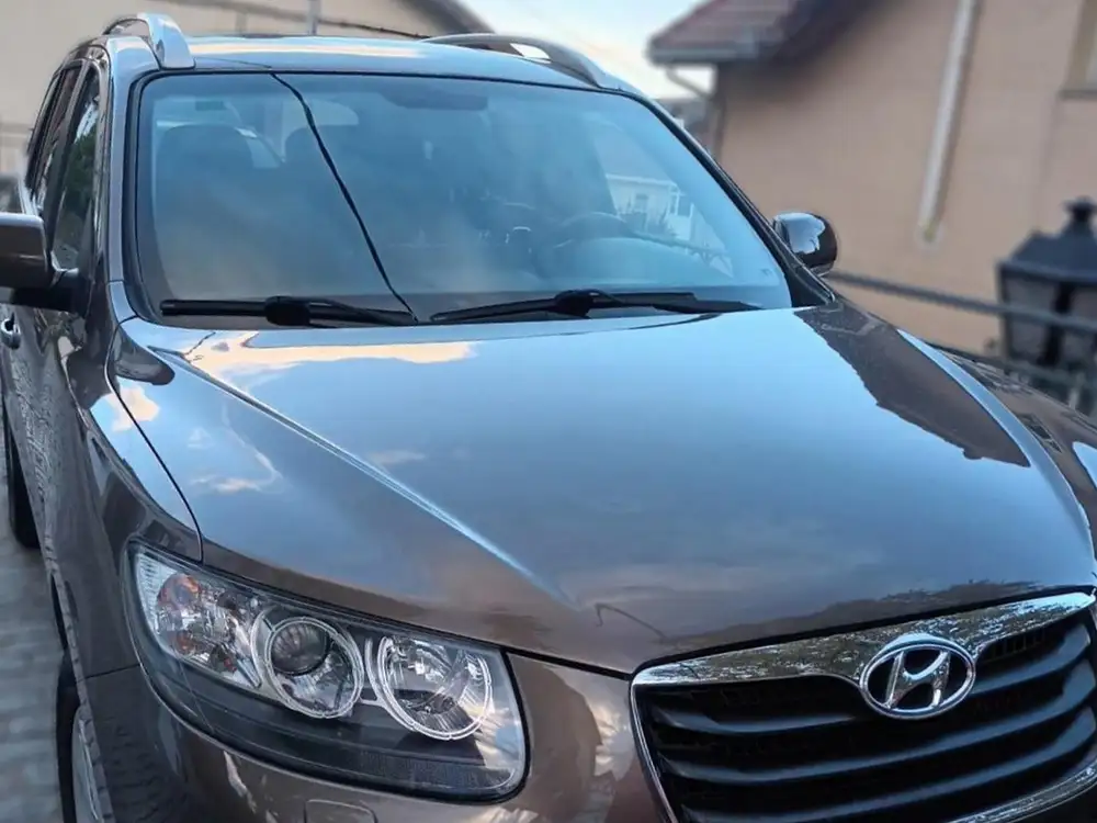 HYUNDAI santa fe
