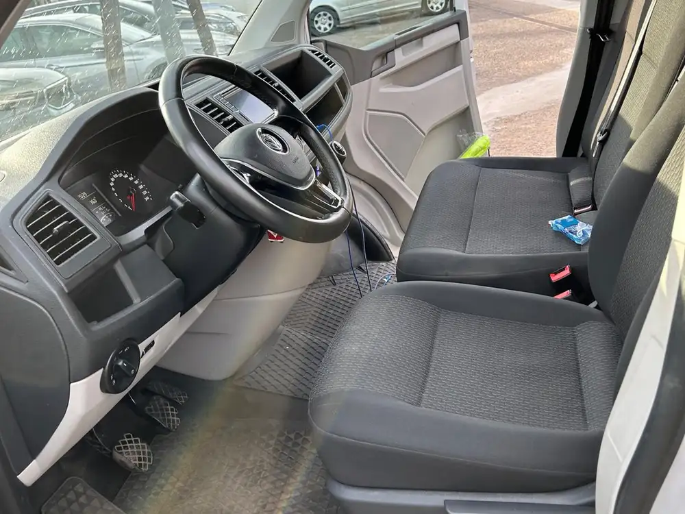 VOLKSWAGEN caravelle