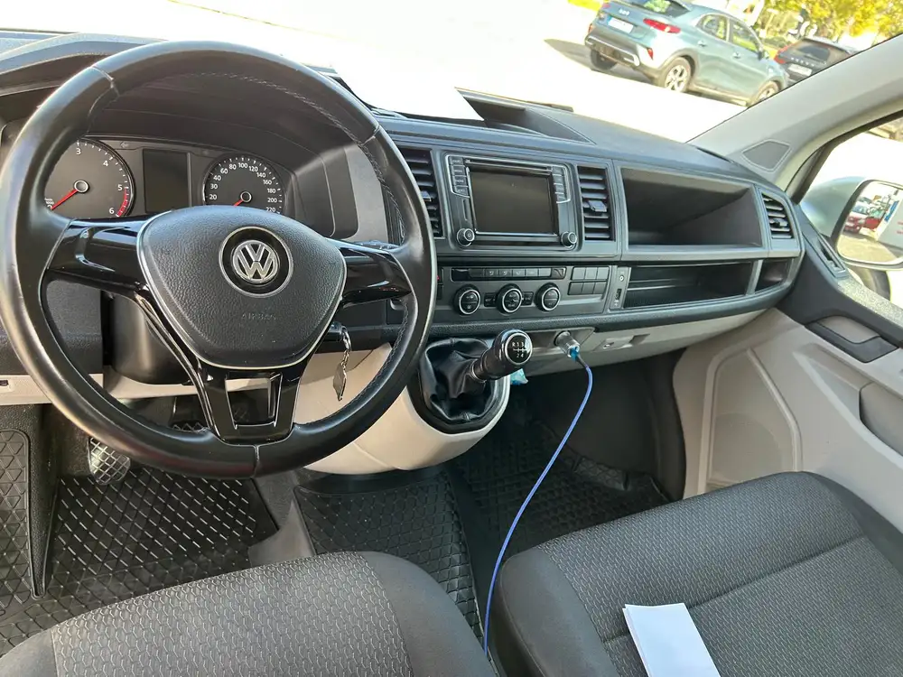 VOLKSWAGEN caravelle