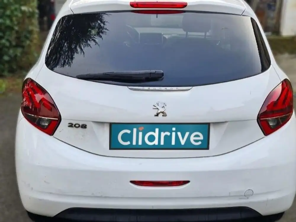 PEUGEOT 208