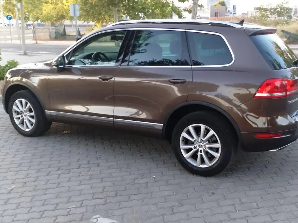 VOLKSWAGEN touareg