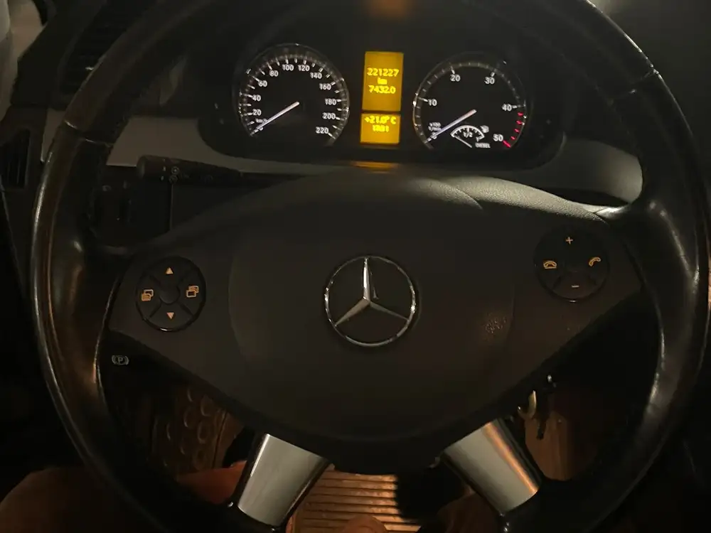 MERCEDES viano