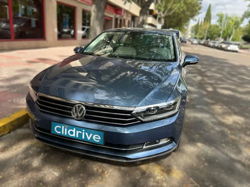 VOLKSWAGEN passat